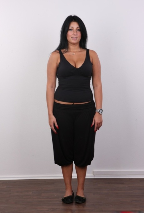 bbw huge thighs spread nude hd photo