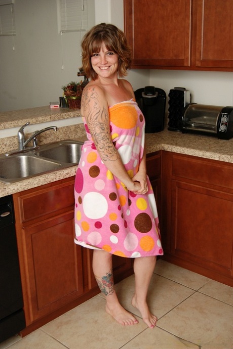 curvy wife shared perfect photos