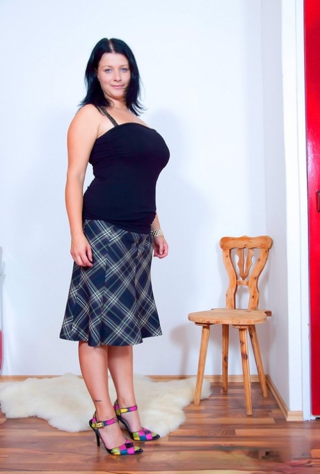 fat chick gets pussiest creampied free porn pics
