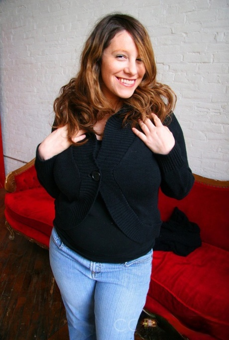curvy bombshell art xxx picture
