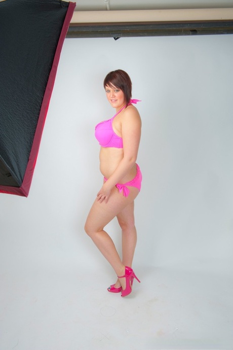 bit tit mature plumper sexy naked images