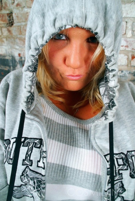 thick homeless girl hot naked galleries