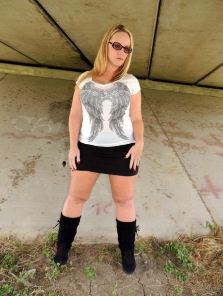 fat girls pissing cam best picture