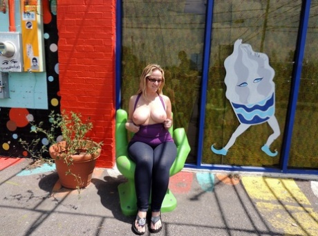 thick pawg vr free nude pics