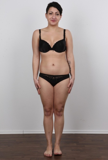 curvy greeneyes beautiful naked pic