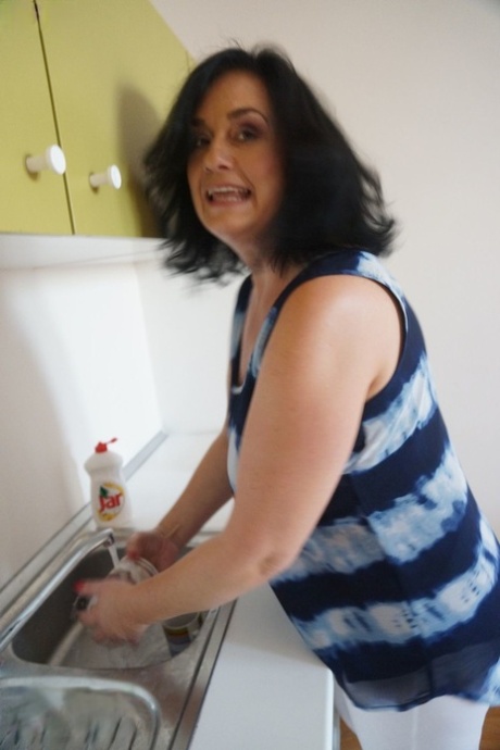 chubby mature riding a dick sexy img