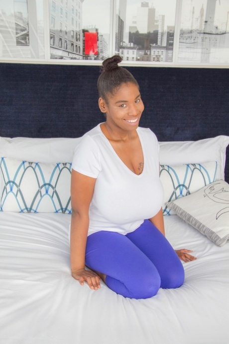 super thick colombian maid free photo