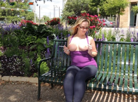 ai generated thick adult photos