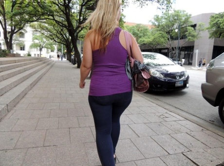 curvy blonde nude ass free photo