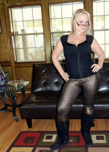 bbw lingerie tease naked gallery