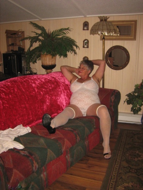 chubby slut free live nude show pretty picture