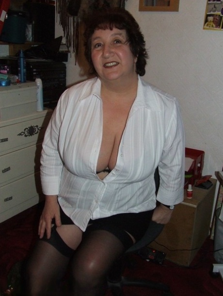 curvy actors sex galleries