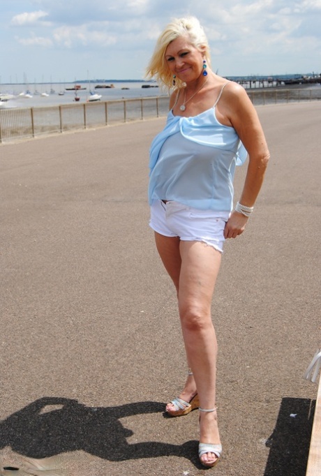 sex big ass bazzers mom hot sex galleries