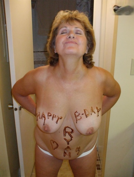 fat tits old woman masterbating porn pic