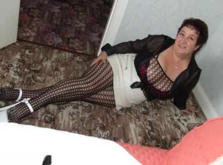 thick lightskin milf top archive