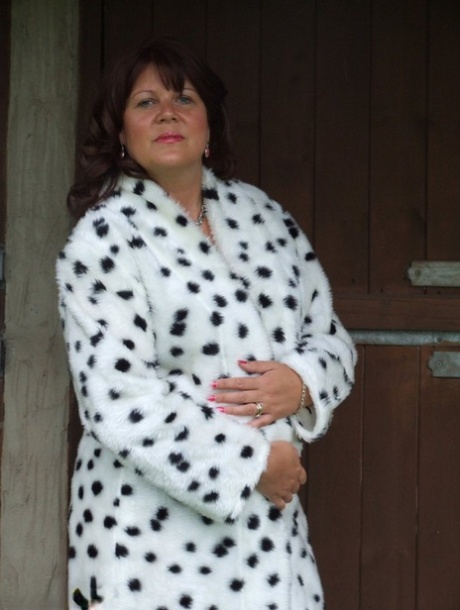 fat girl biting cock nude pictures