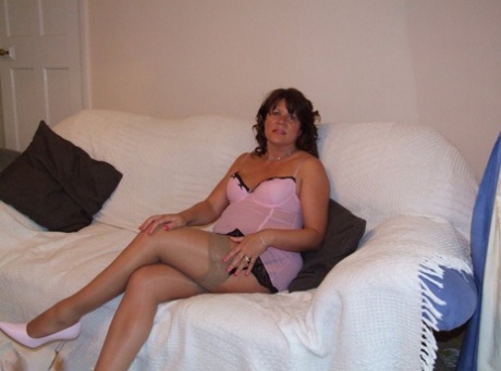 mature chubby housewife giving blowjob sexy nude galleries