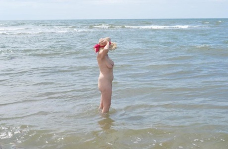 big fat hips sexy naked image