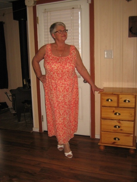 bbw granny shitting hot photos