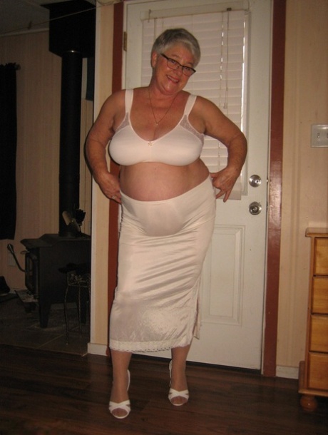 bbw wrestling skinny girl sexy naked image