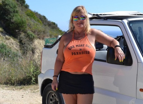 fat girl yoga pants naked photos
