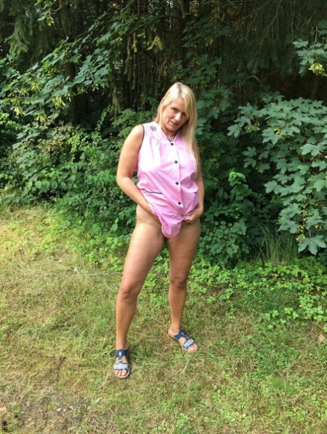 chubby women fucking cowgirl style erotic pics