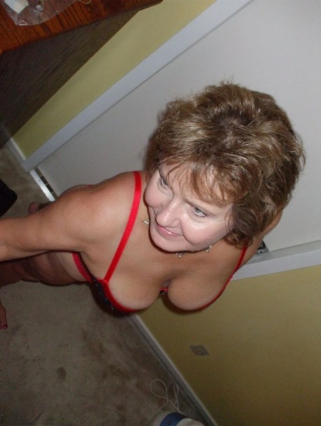 chubby asian girl her ass stretched and swallows sexy nude pictures