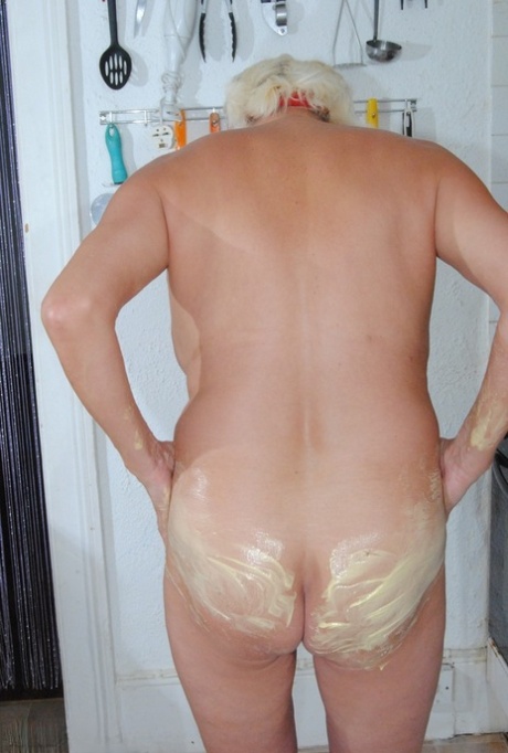 chubby cougar facialized beautiful xxx image