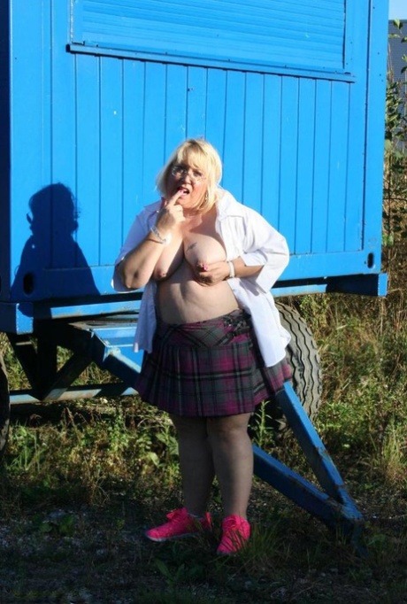 curvy asshole sexy nude photo