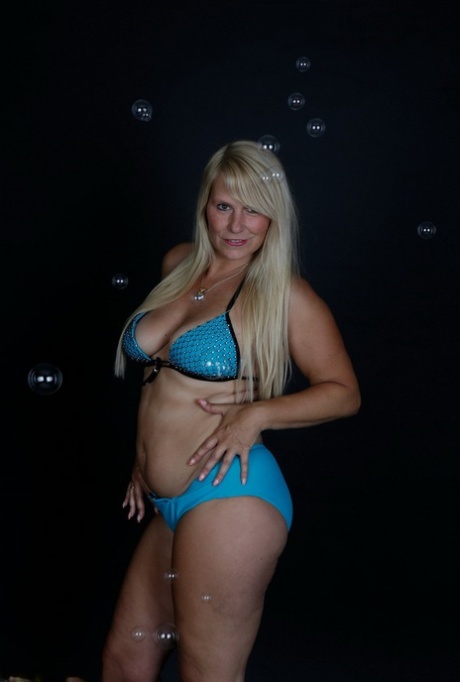 curvy babe anal art naked images