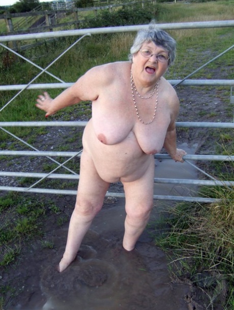coozhound bbw sexy naked img