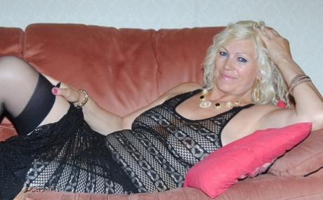 thick moms naked at home nice pics