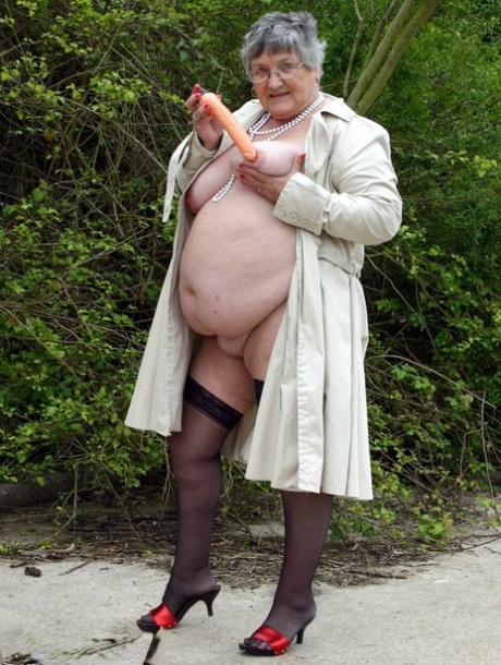 lady dimitrescu fat ass erotic galleries
