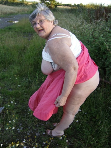 fat cleaning lady free sex archive