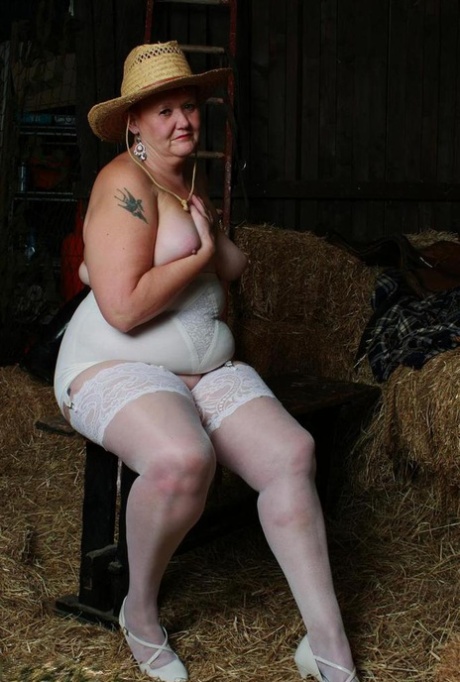 chubby girl next door playing with her wet pussy beautiful porn archive