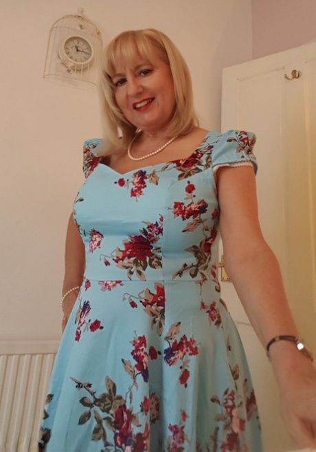 curvy model cockriding in cfnm action beautiful xxx photo