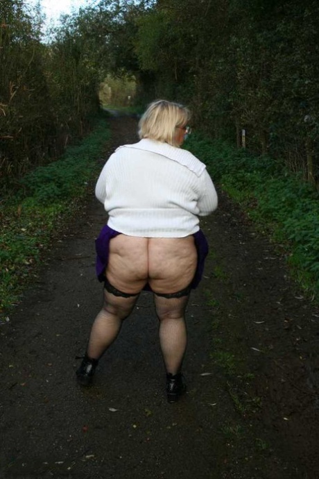 thick hard muscle woman handjob free porn picture