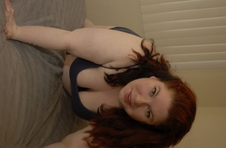 curvy amateur takes selfie hot nude archive