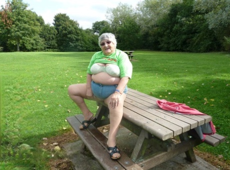 curvy arab girl art nude photos