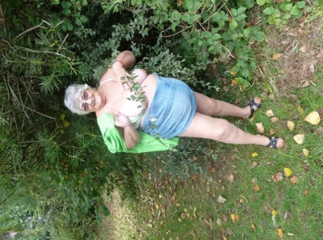 chubby aussie lesbians porn photos