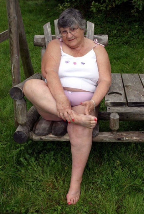 chubby bbw fishnets homemade art naked pic