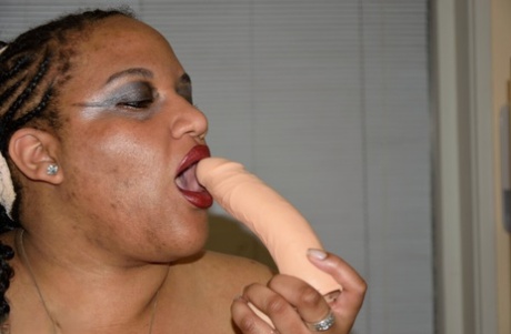 thick asian facesitting porno pic