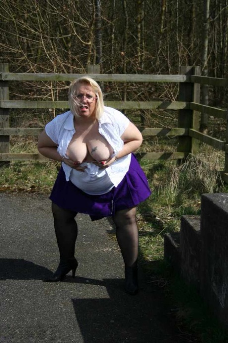 fat ass whote girl sexy nudes pictures