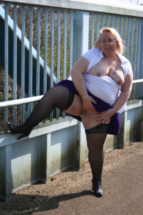 big boobs plumper sucks and rides his cock porn photo