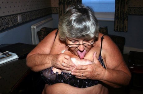 older mature big ass hot naked images