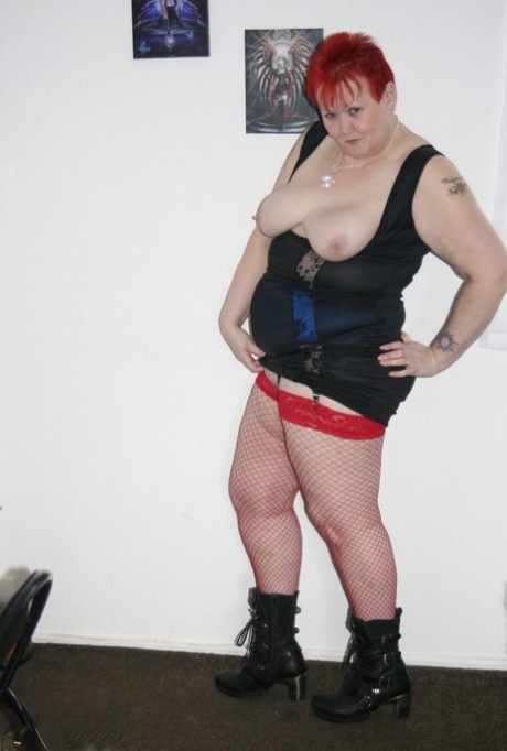 porta gloryhole chubby dennys waitress need extra tips free sex photo