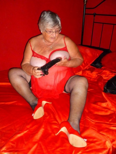 chubby anal busty pics beautiful naked img
