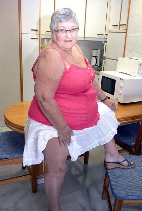 chubby milf fuck and mastrubate nudes photos