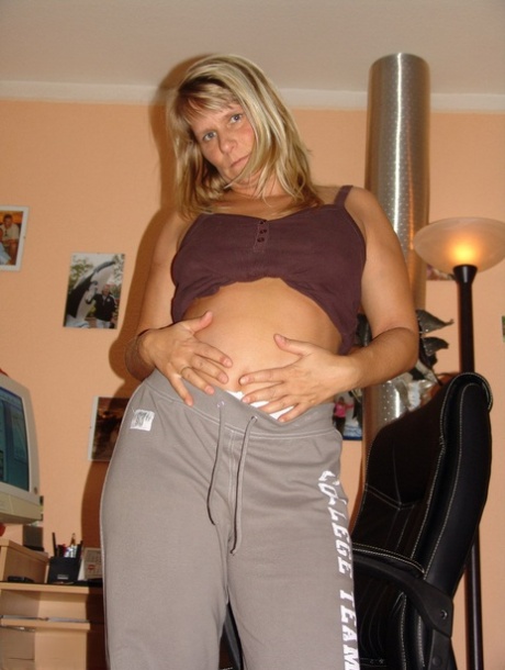 curvy real estate agent pretty photo