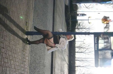 kirsten is a thick czech girl in her twenties who loves old cock porno images